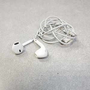 Наушники и Bluetooth-гарнитуры Apple EarPods Lightning synthetic.ua - Фото 1