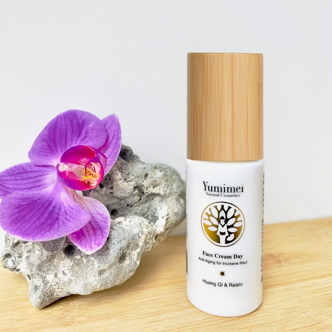 Крем для обличчя денний Naturkosmetik Для сухої та чутливої шкіри Антивіковий На основі TCM Органічний 40 мл Скляний дозатор, фото №2