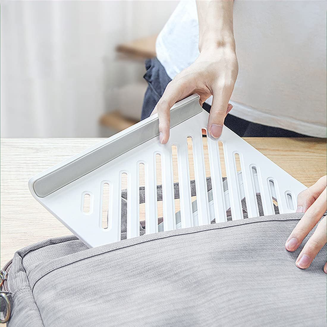 Підставка для ноутбука, складана підставка для ноутбука, вентильована, сумісна з ноутбуками (11-17,3 дюйма) MacBook, Dell, Lenovo, Samsung, Acer і Huawei MateBook, фото №7