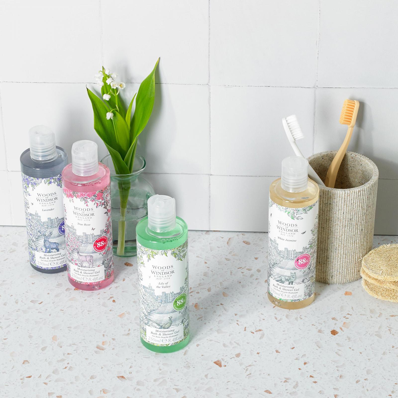 Гель для душу Woods of Windsor Lily of The Valley 250 мл, фото №3 Гель для душу Woods of Windsor Lily of The Valley 250 мл, фото №3