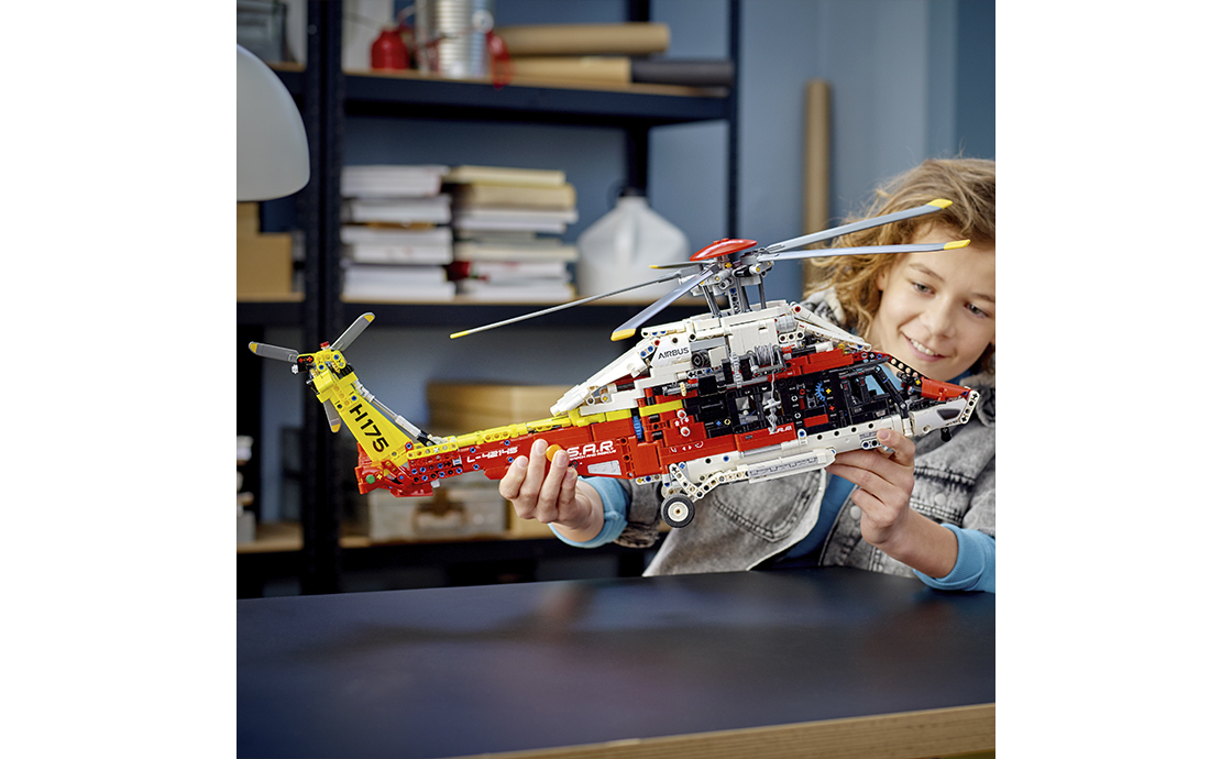 Детский конструктор LEGO Technic Airbus H175 Спасательный вертолет (42145), фото №4