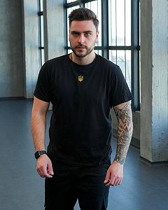 Мужская хлопковая футболка с вышивкой Тризуб Украина BD0036 размер S цвет черный synthetic.ua - Фото 1