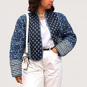 Жіноча куртка з квітковим принтом, укорочена, легка, вінтажна ціна на synthetic.ua - Фото 1 Жіноча куртка з квітковим принтом, укорочена, легка, вінтажна synthetic.ua - Фото 1