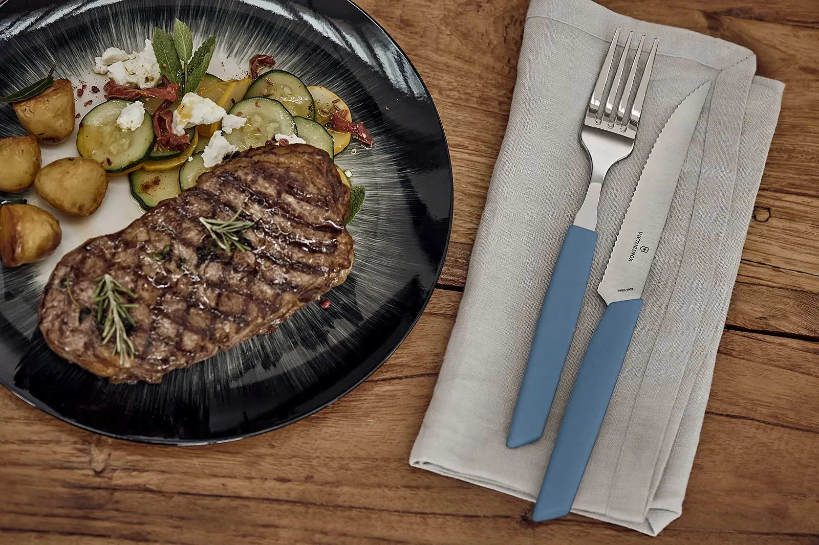 Набір столових приборів Victorinox Swiss Modern, 12 предметів для 6 осіб, волошковий синій, фото №3 Набір столових приборів Victorinox Swiss Modern, 12 предметів для 6 осіб, волошковий синій, фото №3