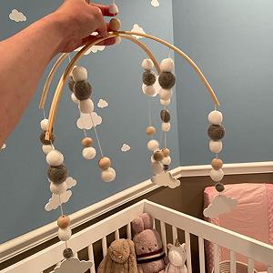 Декор для кімнати Wind Chime Мобіль для дитячого ліжечка Felt Ball дерев'яні намистини synthetic.ua - Фото 1