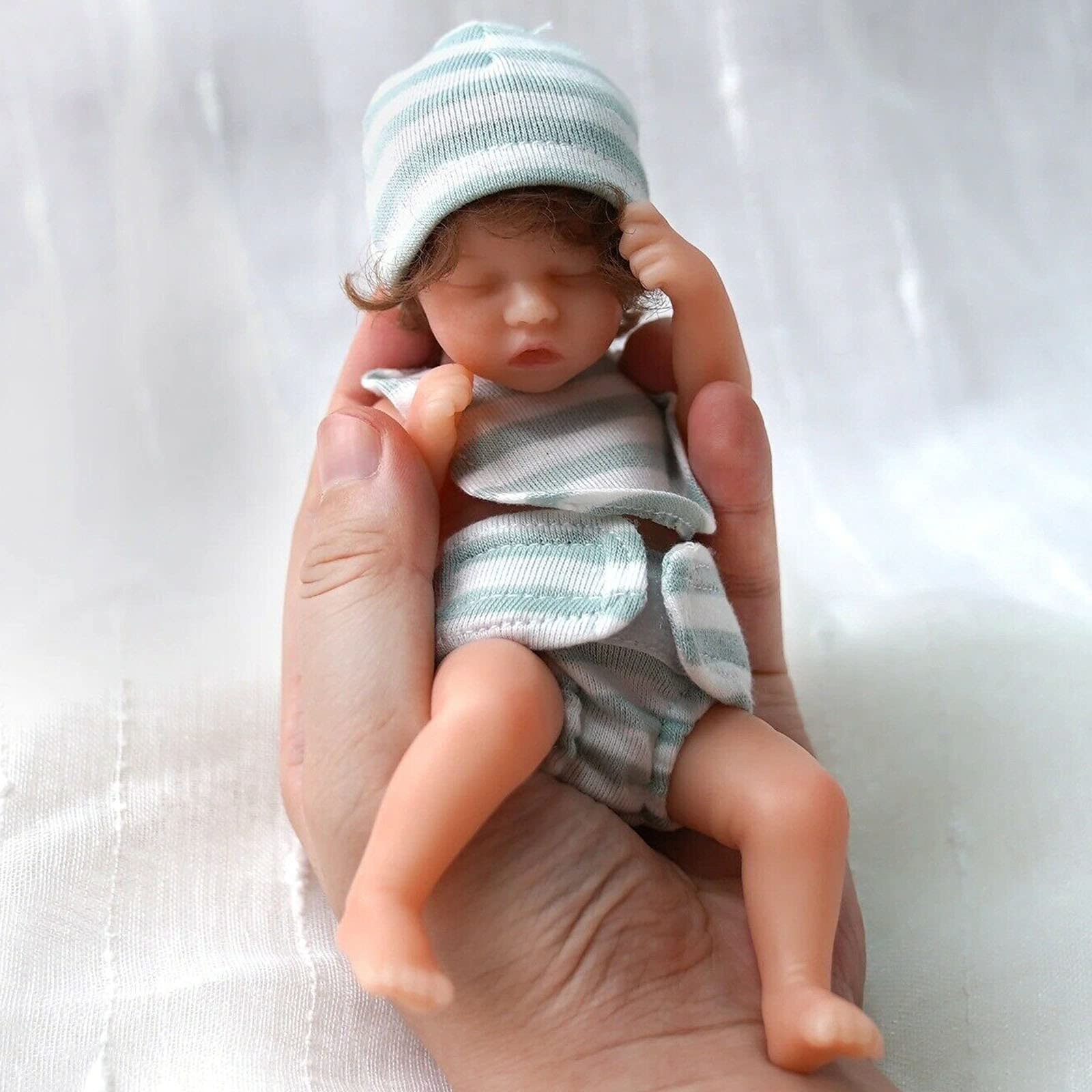 Кукла YIHANGG Mini Reborn 6 Inch 15 см девочка новорожденный с одеждой с кудрявыми вкорененными волосами из силикона спящая, фото №8