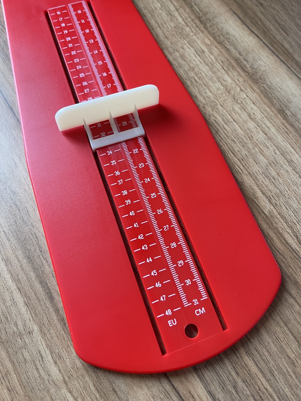 Линейка-стелька для измерения ступней Leluno Измеритель стопомер размера обуви ребенка и взрослых до 31 см Красный, фото №5
