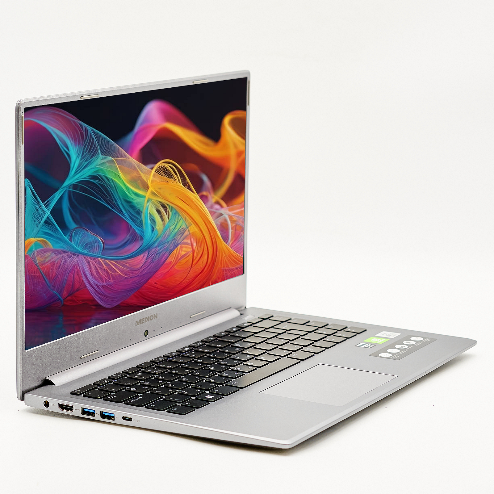 Ноутбук Medion Akoya S15447, 15.6 дюйма, Intel Core i5-10210U, RAM 32 ГБ, SSD 512 ГБ, Nvidia GeForce, металлический корпус, б/у, фото №3