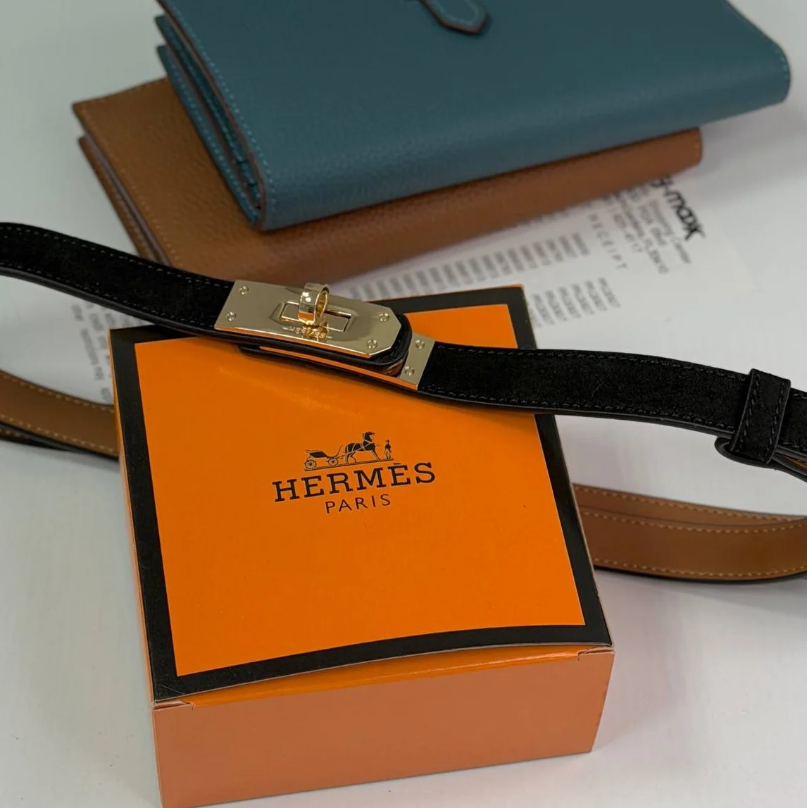 Женский замшевый ремень черный Hermes Kelly с золотой пряжкой, фото №2