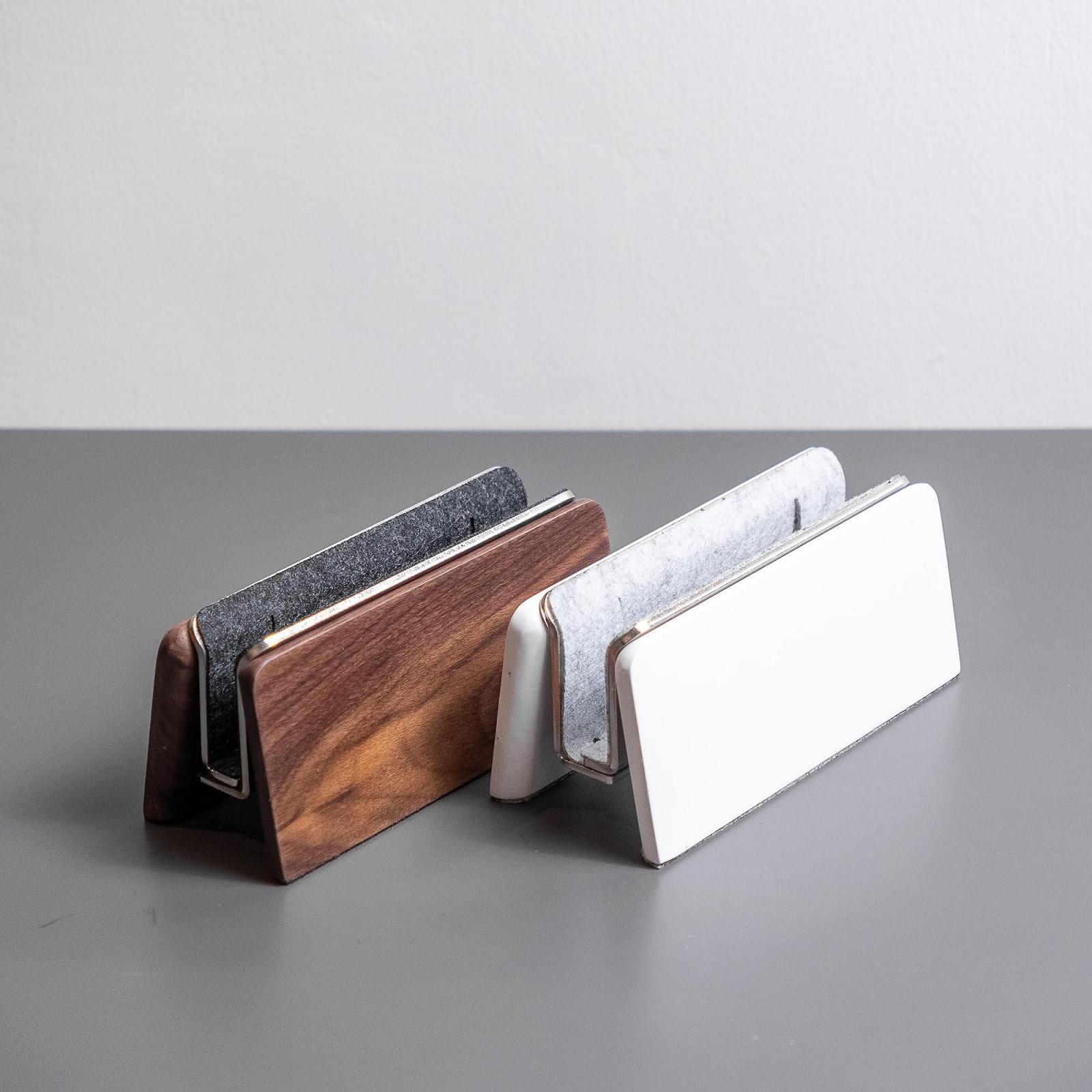 Подставка Вертикальная Raico Дерево грецкого ореха (орех, одинарный слот, регулируемая), фото №3 Подставка Вертикальная Raico Дерево грецкого ореха (орех, одинарный слот, регулируемая), фото №3