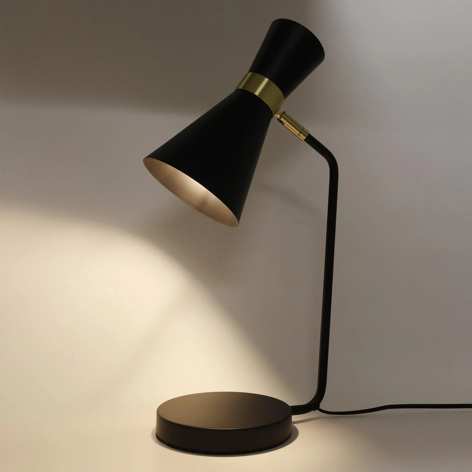 Настільна лампа Alpinaluz Modern Nordic Металева з поворотним плафоном E27 Чорна із золотом, фото №7