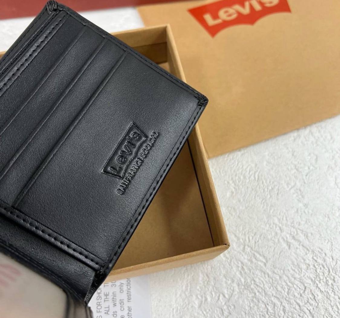 Подарочный набор для мужчины кожаный двухсторонний ремень и кошелек Levis, фото №6