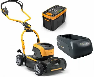 Купити Акумуляторна газонокосарка Stiga Multiclip 547e Kit / 1300W / 48V 4Ah / до 500 м² / 45 см ширина скошування / Жовтий-чорний - Фото 1 Акумуляторна газонокосарка Stiga Multiclip 547e Kit / 1300W / 48V 4Ah / до 500 м² / 45 см ширина скошування / Жовтий-чорний - Фото 1