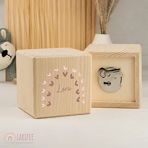 Скарбничка LARIFEE Rainbow Hearts кубічна дерев'яна з замком та ключем synthetic.ua - Фото 1