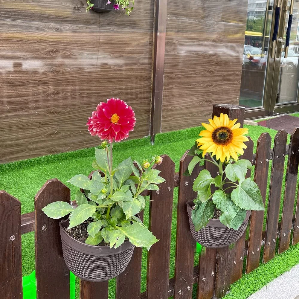 Набір підвісних кашпо 2 шт. пластикові з дренажем та 4 гачками для паркану та стін, фото №6 Набір підвісних кашпо 2 шт. пластикові з дренажем та 4 гачками для паркану та стін, фото №6