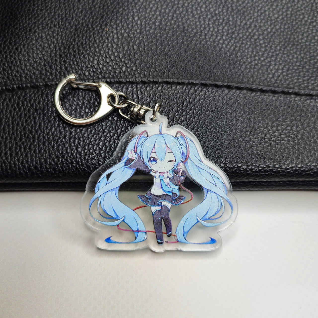 Акриловый брелок Мику Хацунэ Miku, фото №3 Акриловый брелок Мику Хацунэ Miku, фото №3