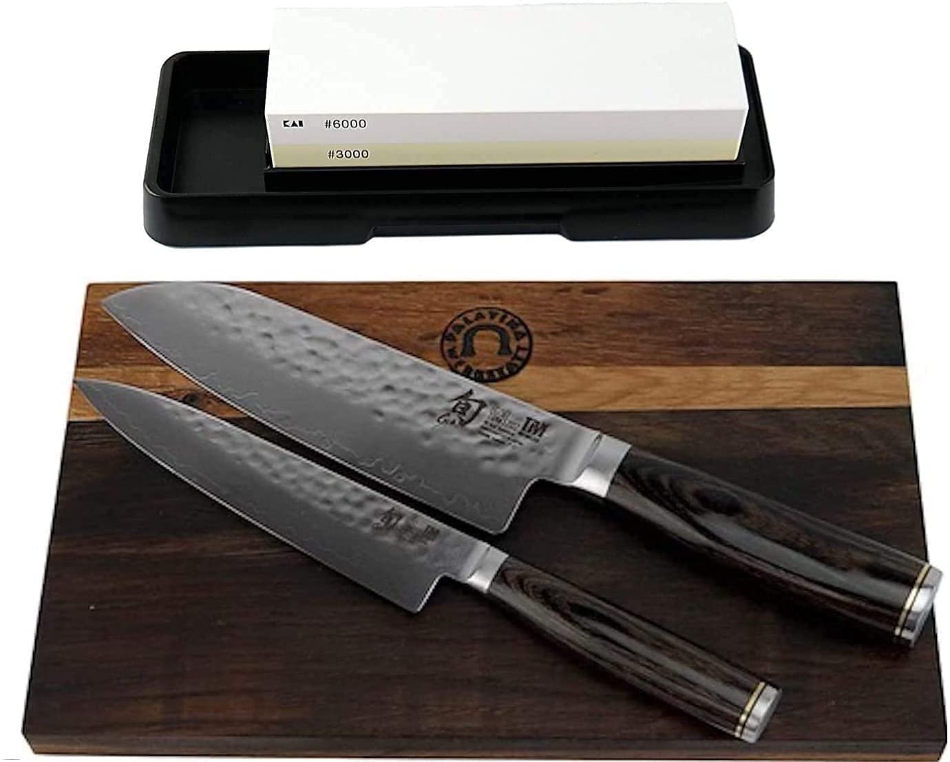 Набір ножів Santoku KAI Shun Tim Mälzer TDM-1702, Універсальний ніж TDM-1701, Обробна дошка 30 x 18 см і Точильний камінь AP-0316, фото №1