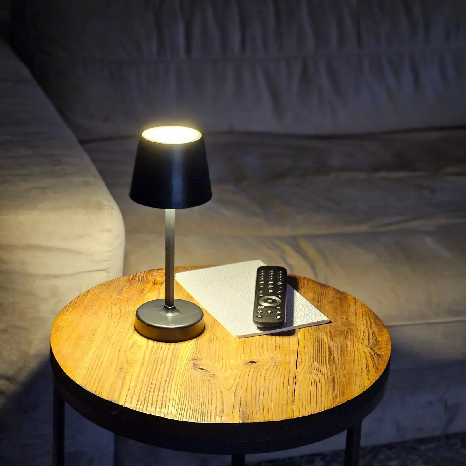 Настільна лампа LED Батарейки Сенсорна 27 см Чорна гладка, фото №7