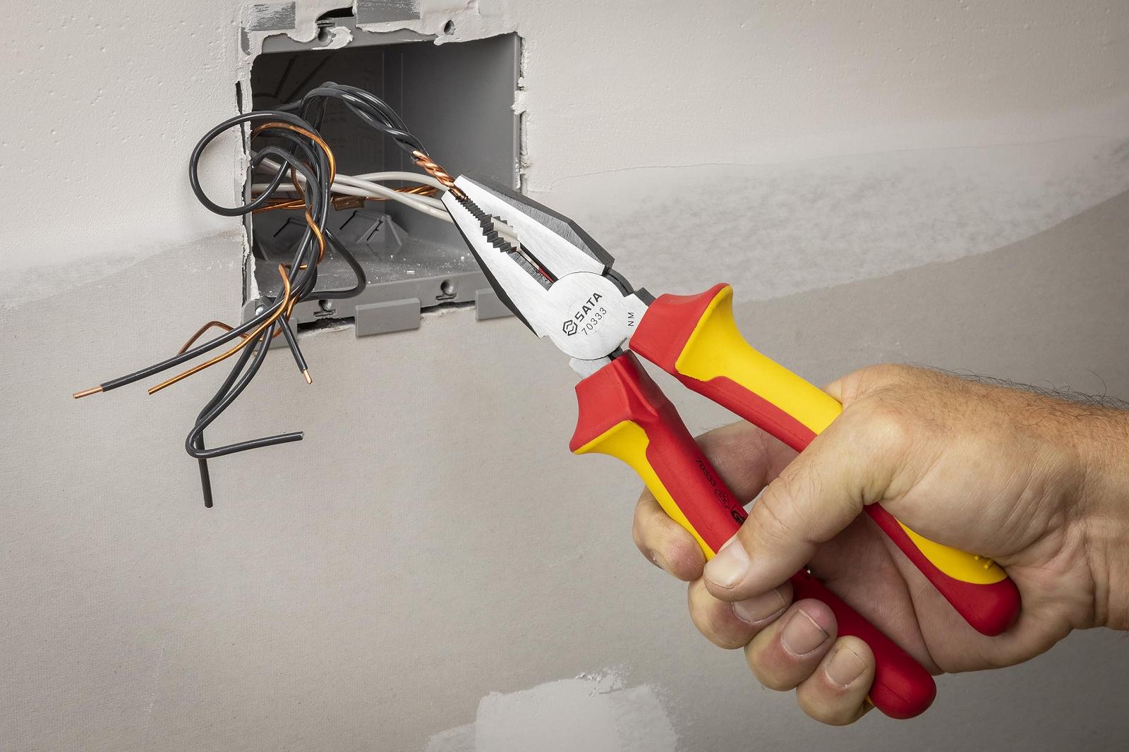 Набір SATA ST09262U VDE Викрутки та Плоскогубці 9 предметів, фото №4 Набір SATA ST09262U VDE Викрутки та Плоскогубці 9 предметів, фото №4