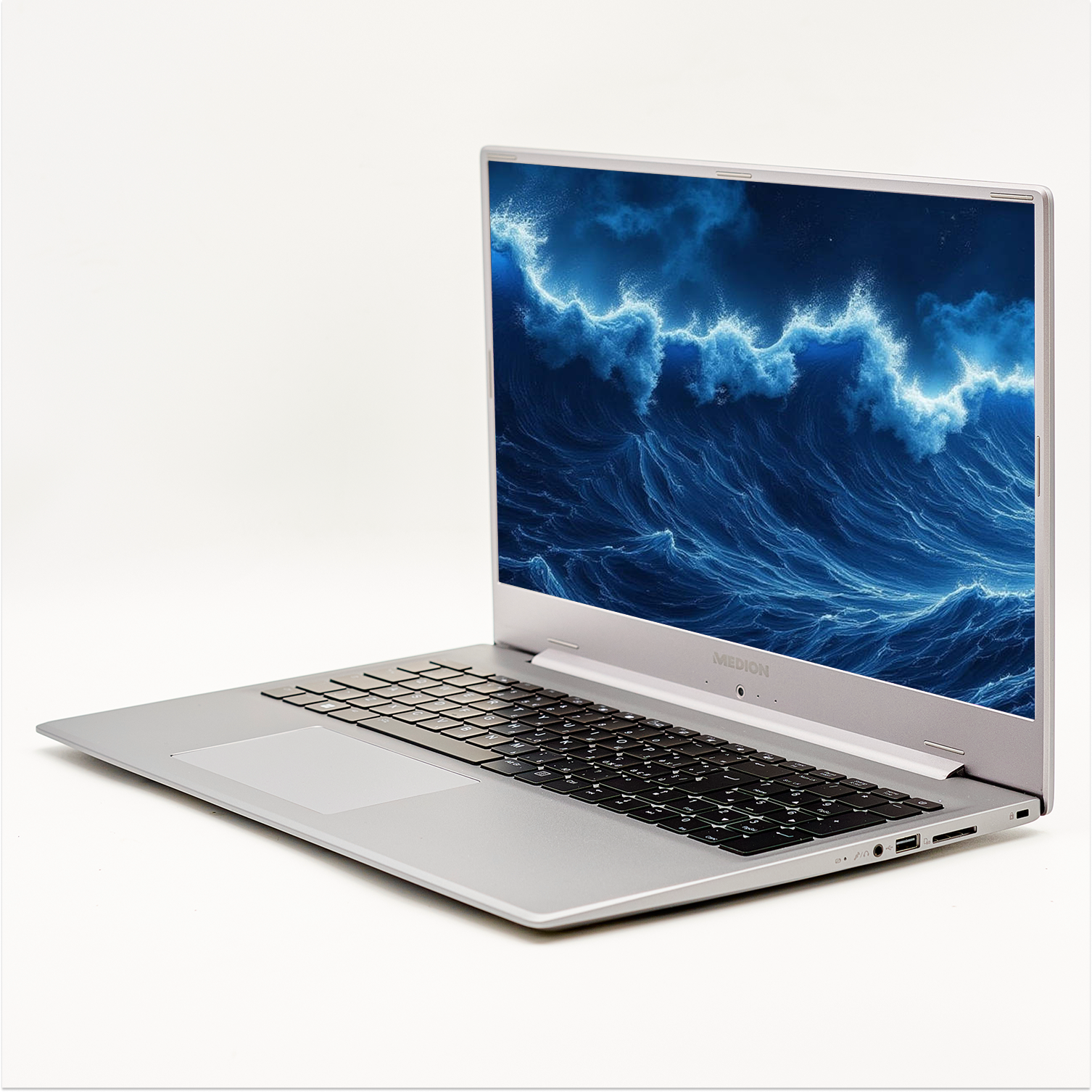 Ноутбук 17,3" Medion (Lenovo Group) Akoya P17607 Intel Core i7-10510U RAM 16 ГБ SSD 512 ГБ + HDD 1.5 ТБ Nvidia GeForce Win10 (4579), фото №4