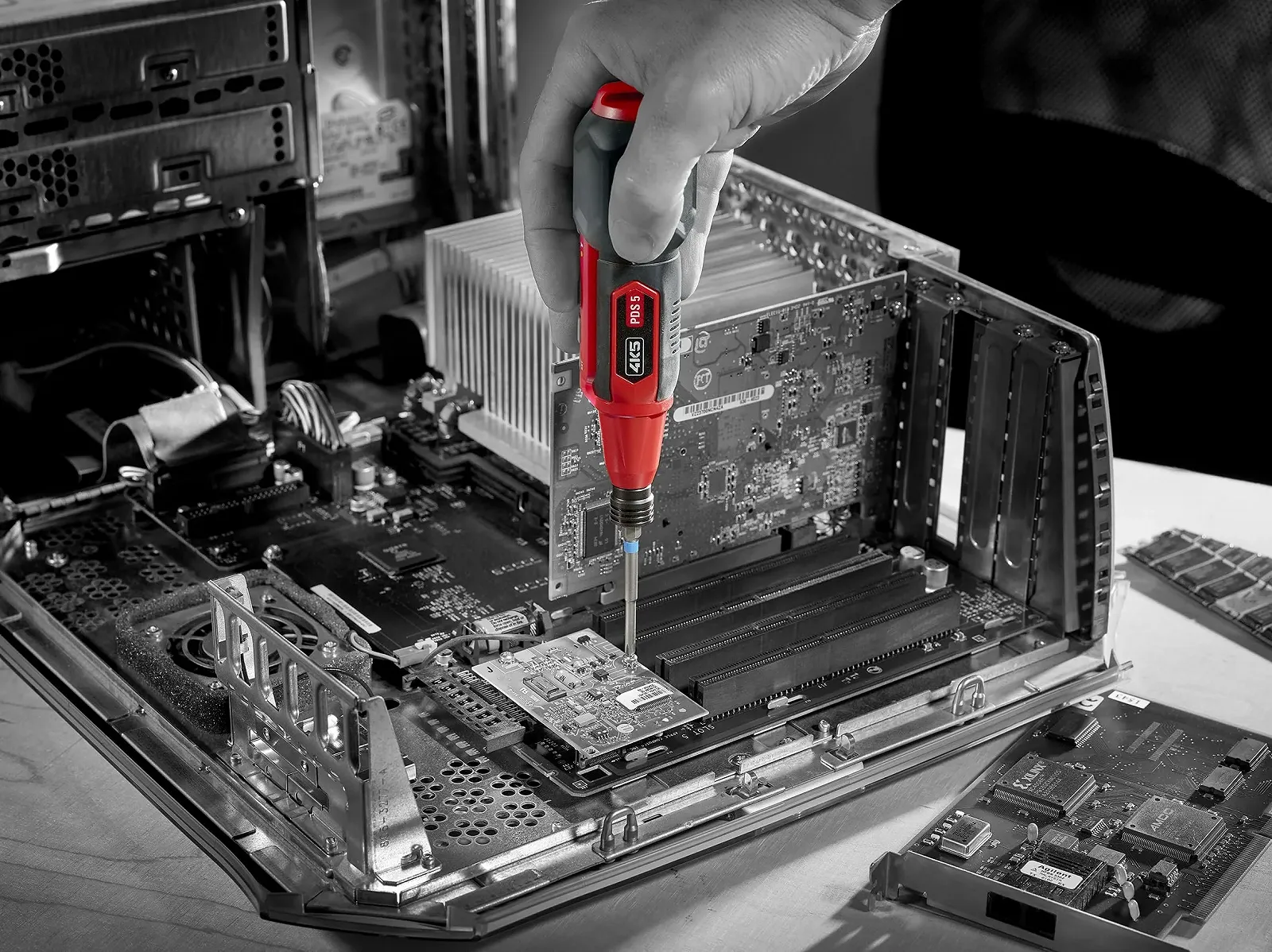 Набір акумуляторних викруток PDS 5 SET 1/4" 1-5 Нм LED USB з бітами, фото №7