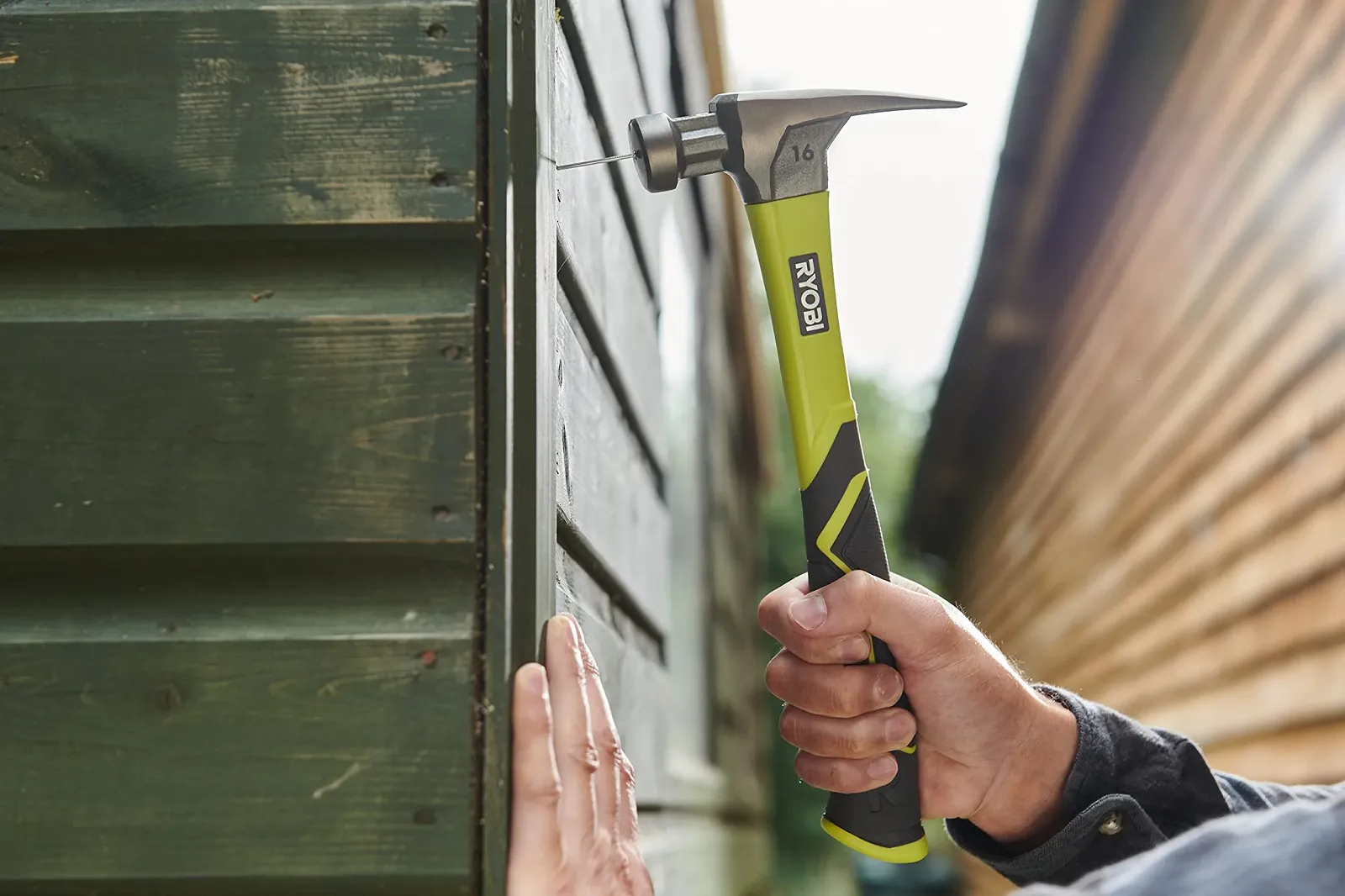 Молоток-гвоздодер RYOBI RH16FSS с магнитным держателем гвоздей 450 г гладкая поверхность нескользящая рукоятка, фото №6 Молоток-гвоздодер RYOBI RH16FSS с магнитным держателем гвоздей 450 г гладкая поверхность нескользящая рукоятка, фото №6