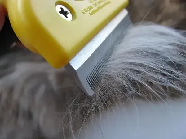 Фурминатор с кнопкой для чистки шерсти FURminator 6.8 см Желтый, фото №1 Фурминатор с кнопкой для чистки шерсти FURminator 6.8 см Желтый, фото №1