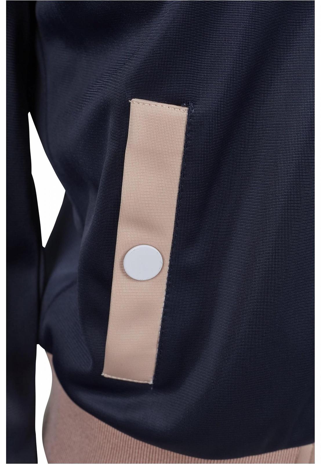 Женская спортивная куртка на пуговицах Urban Classics, фото №8 Женская спортивная куртка на пуговицах Urban Classics, фото №8