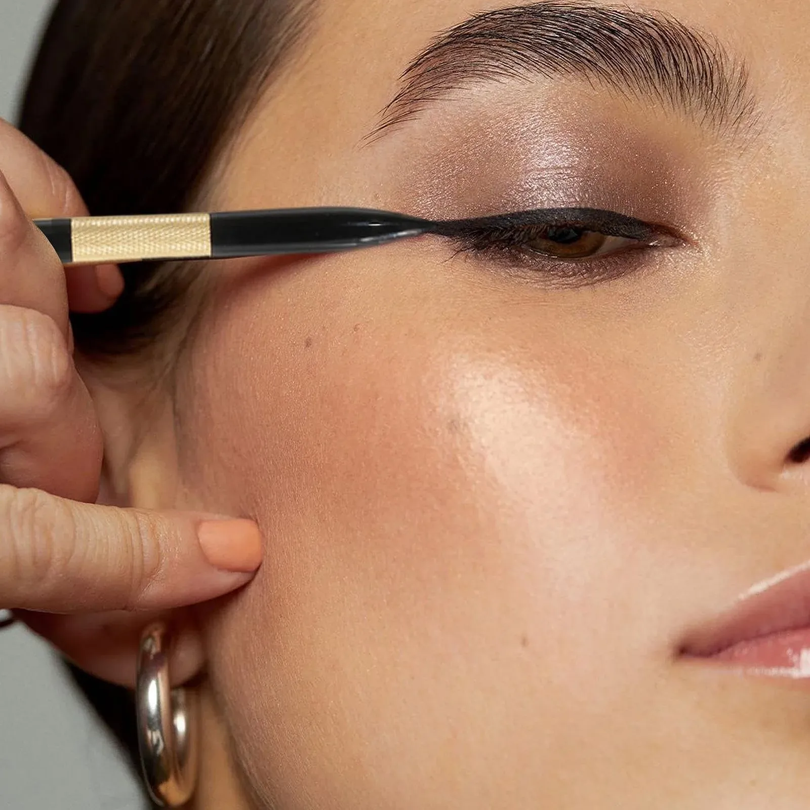 Підводка для очей Voihamy рідка водостійка, високопігментована з ультратонкою фарбою, фото №2 Підводка для очей Voihamy рідка водостійка, високопігментована з ультратонкою фарбою, фото №2