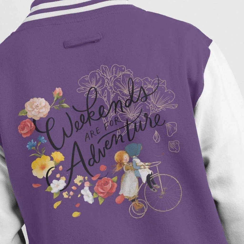 Дитяча куртка-бомбер All+Every Holly Hobbie Weekend Adventure Dark Text, фото №4 Дитяча куртка-бомбер All+Every Holly Hobbie Weekend Adventure Dark Text, фото №4