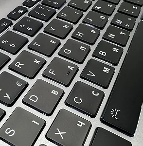 Ноутбук 15.6'' Medion (Lenovo Group) Akoya P15649 | IPS (1920x1080) FullHD | Intel Core i7-10510U | RAM 8 ГБ | SSD 256 ГБ |  Nvidia GeForce | Intel UHD Graphics |  Металевий корпус | Підсвітка клавіатури | Win11 (5033) - Фото 1