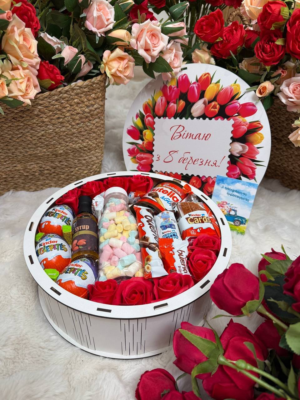 Бокс сладостей для девушки в деревянной коробочке к 8 марта, фото №5 Бокс сладостей для девушки в деревянной коробочке к 8 марта, фото №5