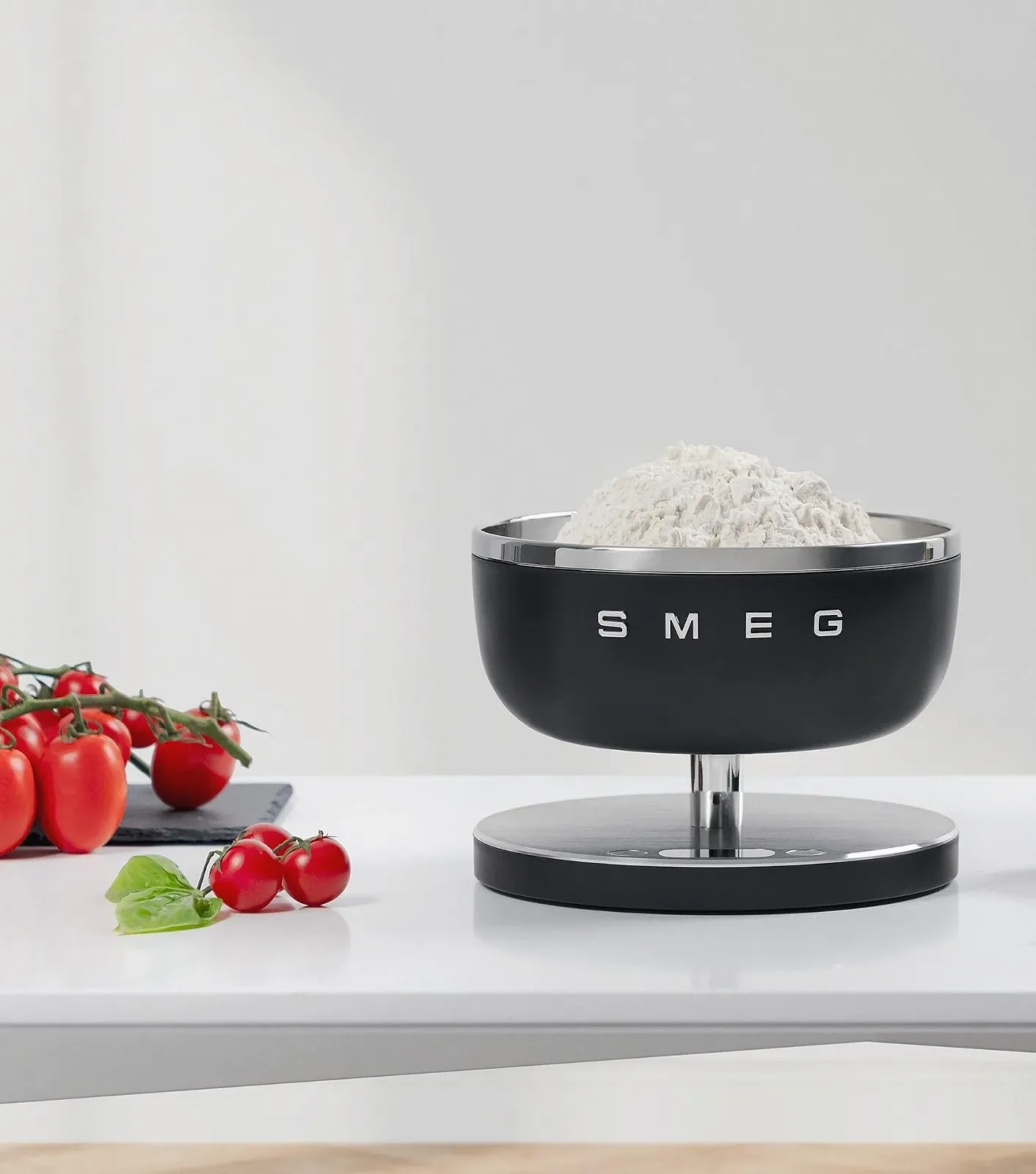 Цифрові кухонні ваги Smeg KSC01BLMWW з чашею 5 кг Black, фото №4