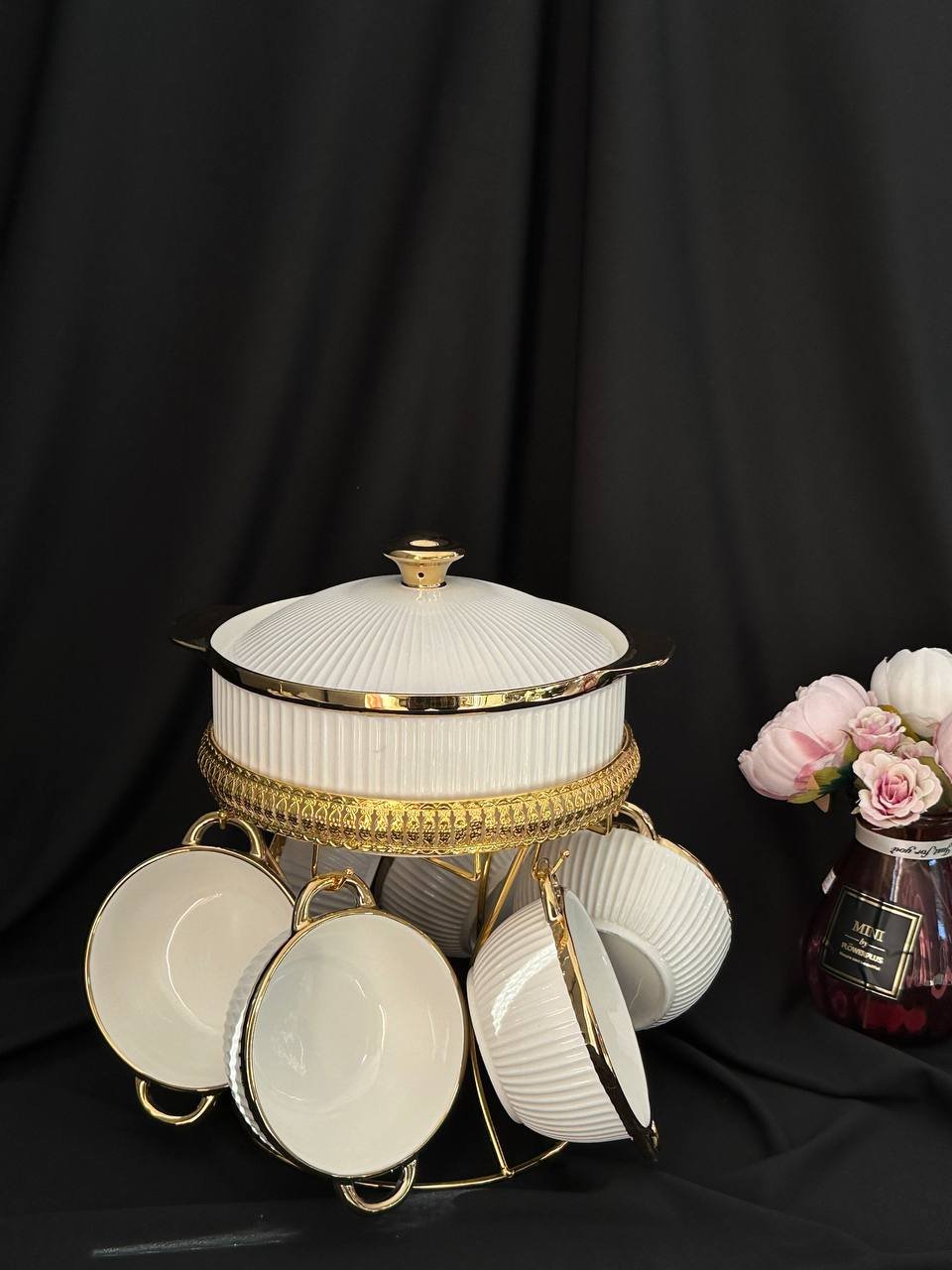 Сервіз супниця та 6 тарілок ан золотій підставці, фото №3