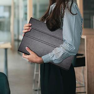 Портативный Garsent 15.6 Дюймов FHD 1080P IPS Экран для Ноутбука с PU Чехлом, Интерфейсом USB Type C HD, Звуком на 360 Градусов, Легко Подключается, для Xbox synthetic.ua - Фото 1