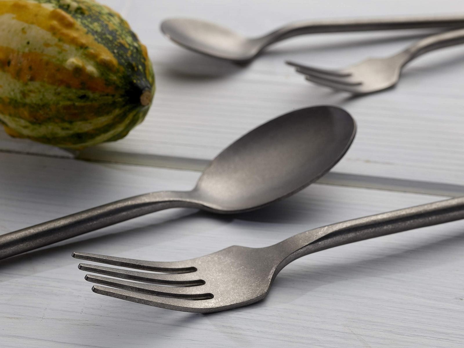 Набор столовых приборов ECHTWERK Bari, Stonewashed Silver, 16 предметов, на 4 персоны, высококачественная хромоникелевая сталь, нержавеющая сталь, фото №4 Набор столовых приборов ECHTWERK Bari, Stonewashed Silver, 16 предметов, на 4 персоны, высококачественная хромоникелевая сталь, нержавеющая сталь, фото №4