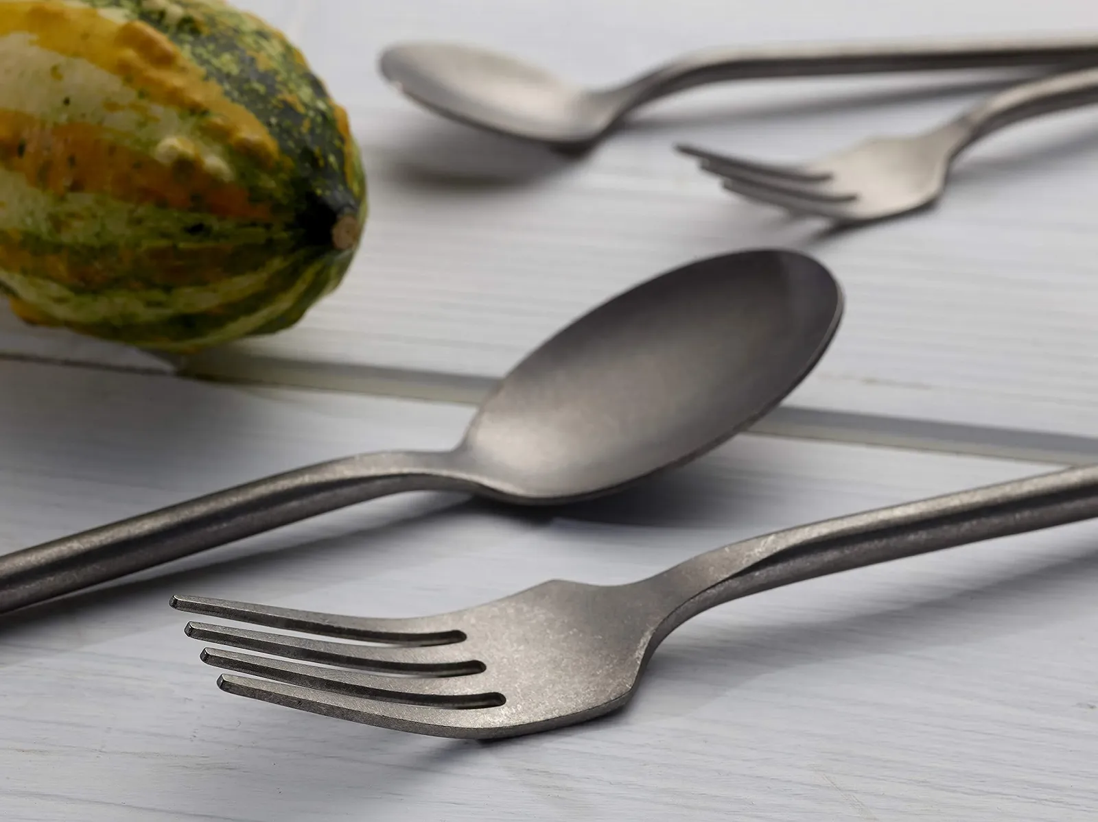 Набір столових приборів ECHTWERK Bari, Stonewashed Silver, 16 предметів, на 4 особи, високоякісна хромонікелева сталь, нержавіюча сталь, фото №4 Набір столових приборів ECHTWERK Bari, Stonewashed Silver, 16 предметів, на 4 особи, високоякісна хромонікелева сталь, нержавіюча сталь, фото №4