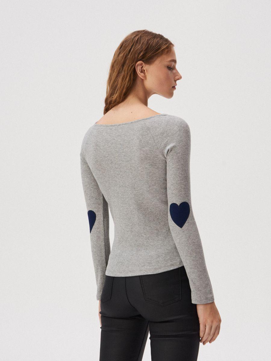 Жіноча блузка з декоративними додатками на локтях Basic світло-сирий Розмір М S/M, фото №1 Жіноча блузка з декоративними додатками на локтях Basic світло-сирий Розмір М S/M, фото №1