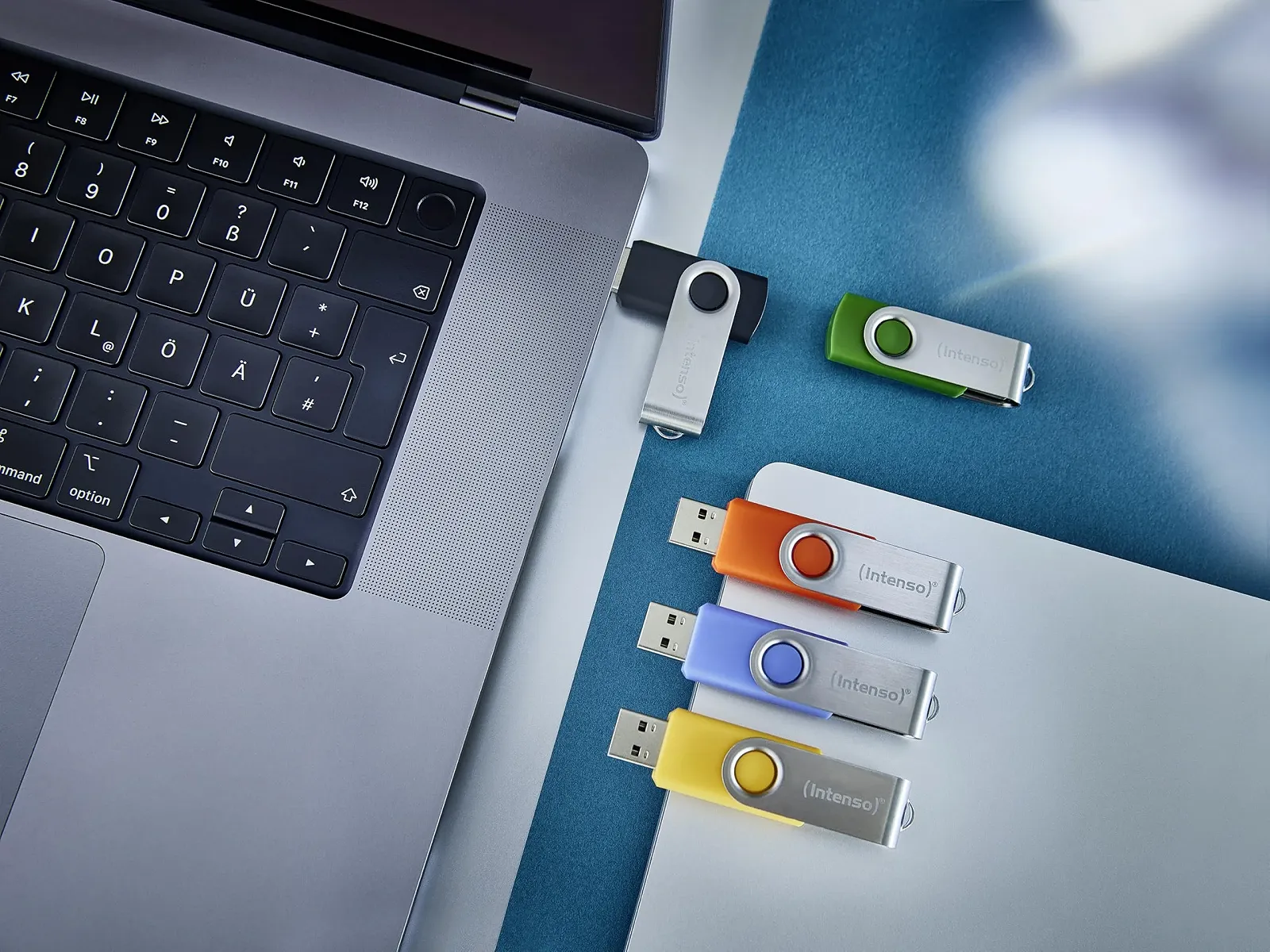USB-флеш-накопичувач Intenso Basic Line 10x 8GB USB 2.0 Yellow Green Black Blue Orange, фото №3 USB-флеш-накопичувач Intenso Basic Line 10x 8GB USB 2.0 Yellow Green Black Blue Orange, фото №3