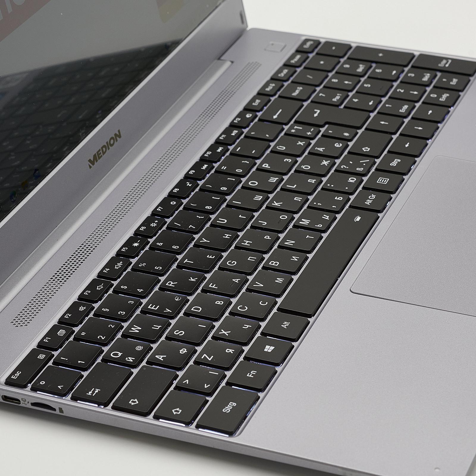 Ноутбук Medion E15303 Intel Core RAM 8 ГБ SSD 512 ГБ Intel Iris Xe Graphics Метал Win10, фото №1