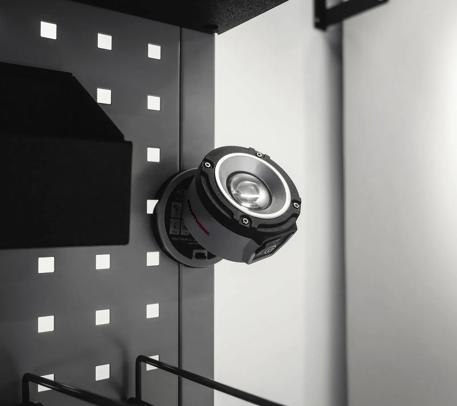 Робочий ліхтар LED FLEXDOT 600, акумуляторний, фото №3 Робочий ліхтар LED FLEXDOT 600, акумуляторний, фото №3