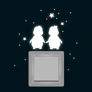 Наклейка на вимикач ilka parey wandtattoo-welt M1367 Пінгвіни та зірки Флуоресцентна - Фото 1