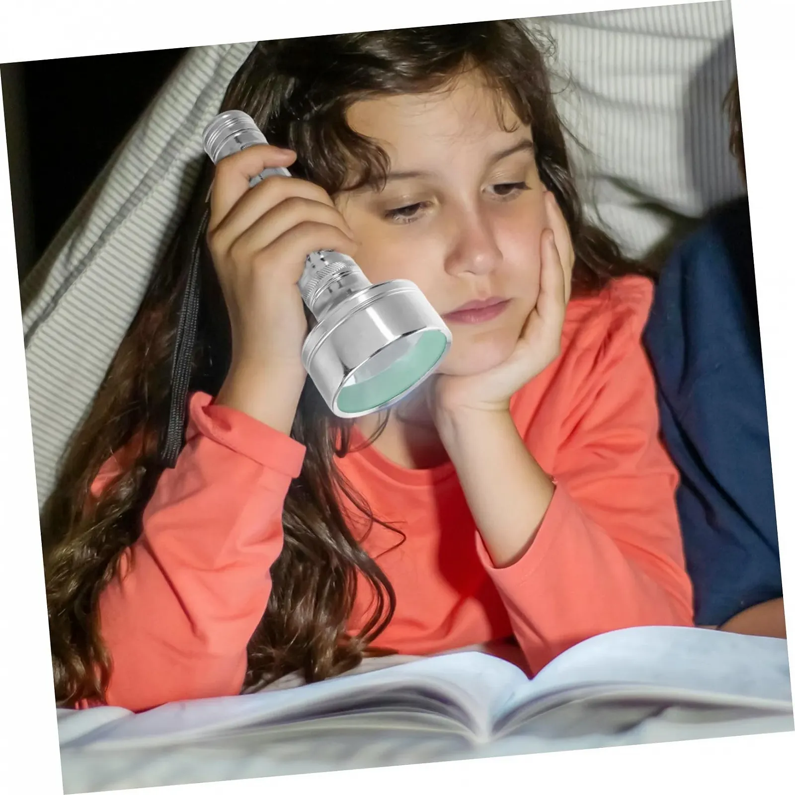 Ліхтар Ретро Алюміній Вінтажний Стиль Міцний Декоративний Світильник у Сільському Стилі для Дому та Відкритого Повітря без Батареї Автентичний Річний Дизайн, фото №4 Ліхтар Ретро Алюміній Вінтажний Стиль Міцний Декоративний Світильник у Сільському Стилі для Дому та Відкритого Повітря без Батареї Автентичний Річний Дизайн, фото №4