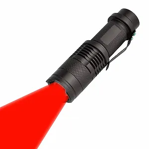 Фонарик LED Красный Свет 1 шт, С зумом, Водонепроницаемый, 3 Режима Освещения, Регулируемый Фокус для Кемпинга, Охоты, Пешего Туризма, Ночного Видения, Ночной Рыбалки, Астрономии и Чрезвычайных Ситуаций (Черный Корпус) - Фото 1