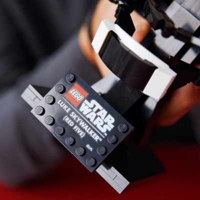 Конструктор LEGO Star Wars Шлем Люка Скайуокера (Красный-5) 675 деталей 75327, фото №4