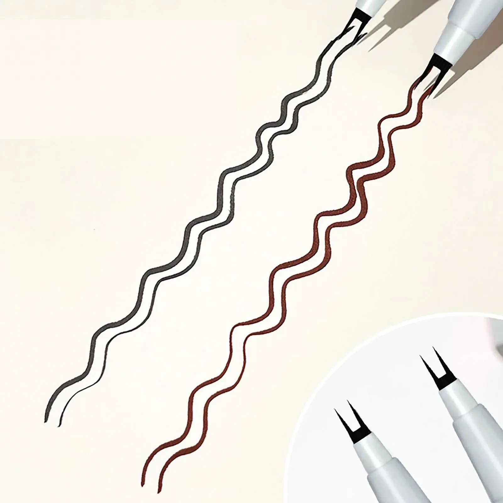 Підводка для нижніх вій з подвійним кінчиком, водостійка рідка, фото №2 Підводка для нижніх вій з подвійним кінчиком, водостійка рідка, фото №2