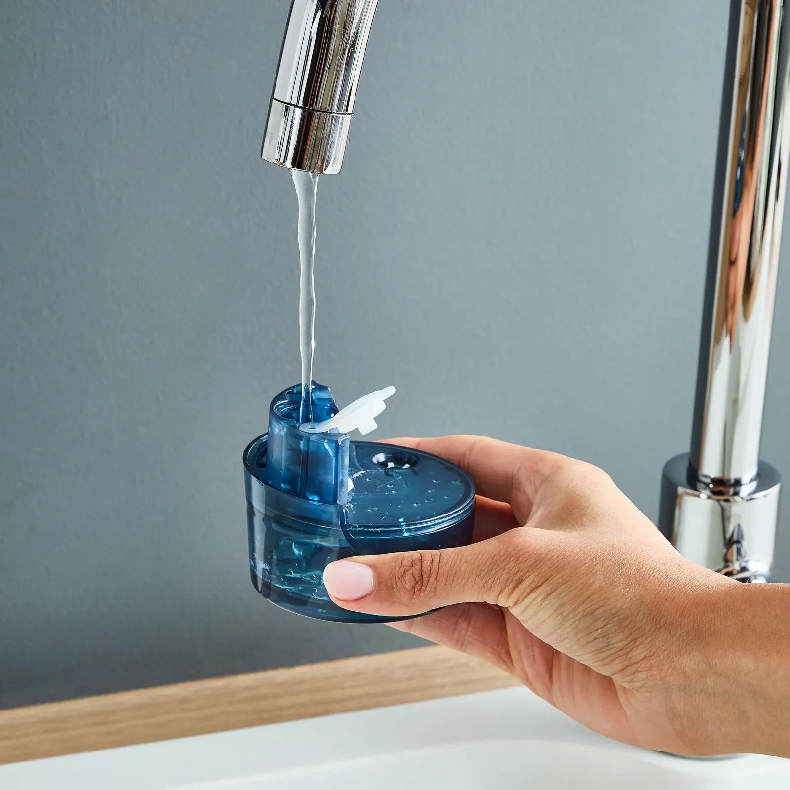 Отпариватель Tefal Aero Steam DT9810F0 керамическая подошва 20 г/мин 100 мл 1400 Вт синий/зеленый, фото №8