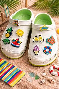 Набір джибітсів для кроксу (Crocs) «Яскраве Літо» — Пляжні прикраси: Сонце, Морозиво, Велосипед, 10 шт. джибітси літо аксесуари для взуття crocs відпочинок, набір джибітсів summer літні аксесуари для взуття - Фото 1