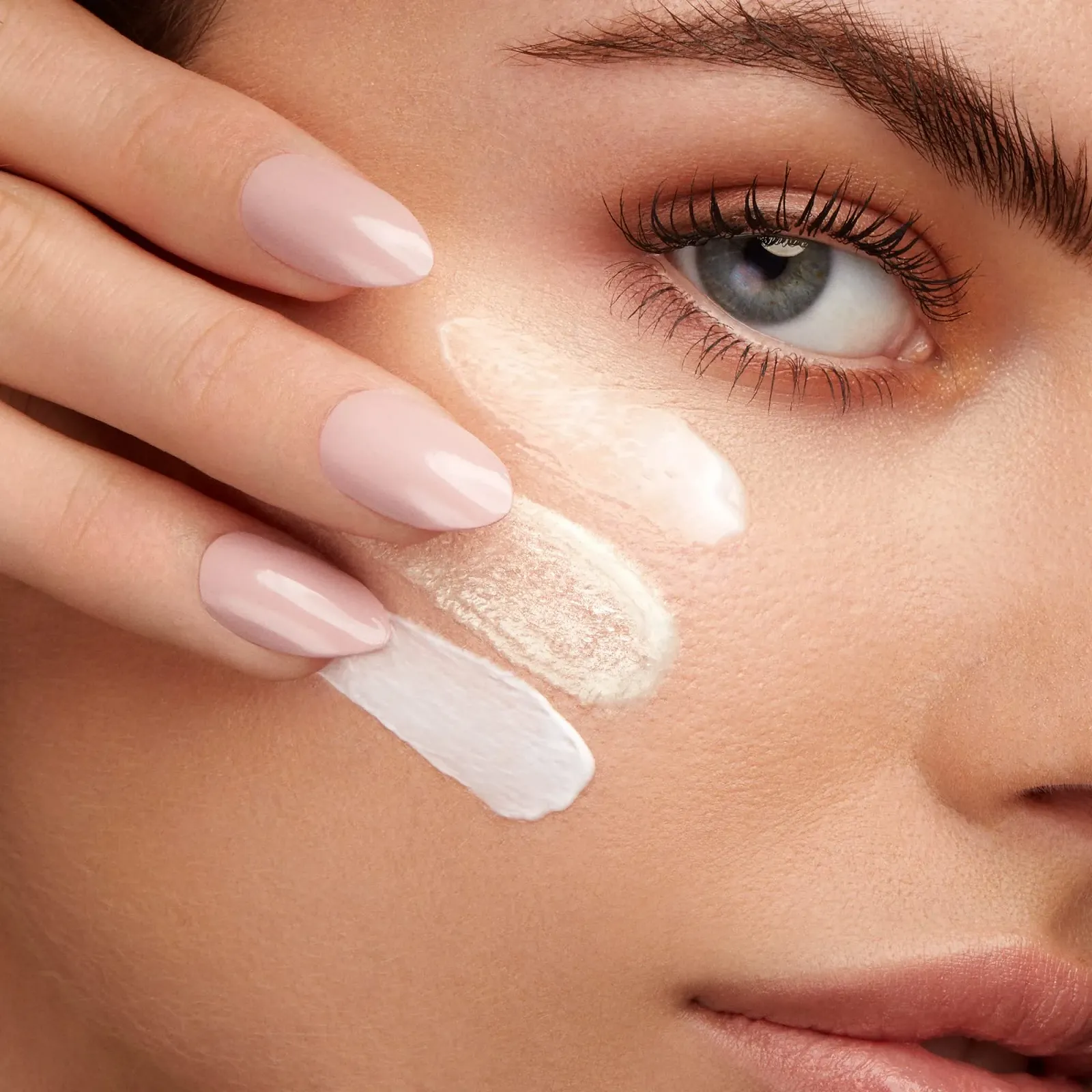 Маска KIKO Milano Bright Lift Інтенсивна маска з ліфтинг-ефектом і морським колагеном, фото №5 Маска KIKO Milano Bright Lift Інтенсивна маска з ліфтинг-ефектом і морським колагеном, фото №5