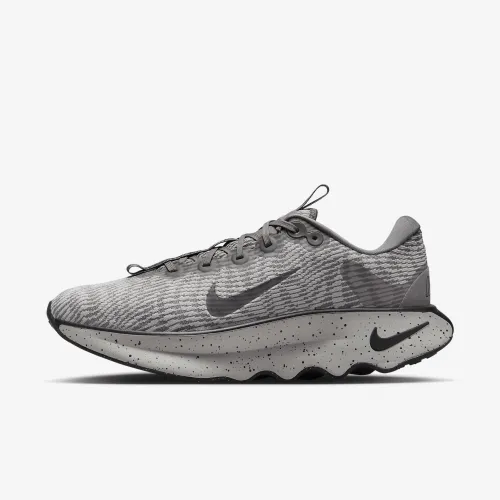 Кросівки Nike Motiva 38.5, фото №1